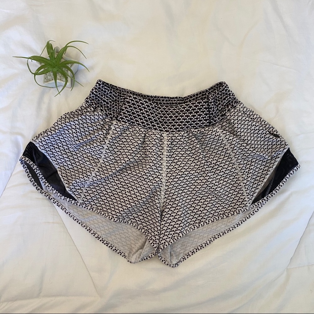 Lululemon Hotty Hot Short II Short 2.5”